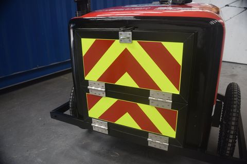 Jogpod, folding door, closed